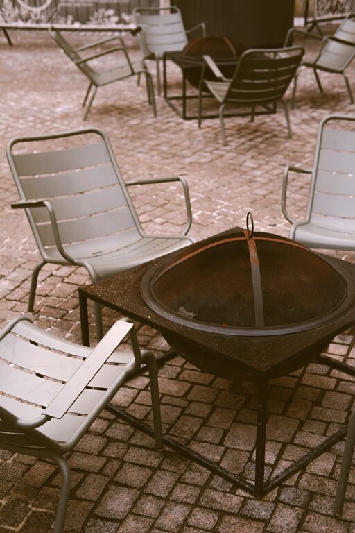 Tips for Creating a Cozy and Inviting Outdoor Living Space at Home